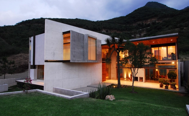 Bravo住宅/ Agustín Landa Ruiloba, Rolando Martínez Rodríguez - 独立住宅
