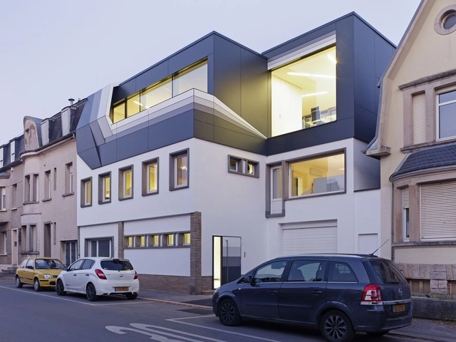 迪德朗日屋顶办公室 / dagli + atélier d’architecture - 办公设施