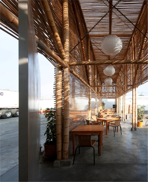 货车餐厅 / LLONA + ZAMORA Arquitectos + Fernando Mosquera - 餐厅