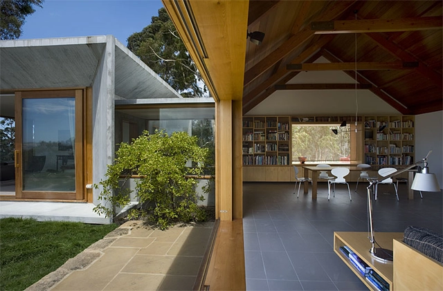 Trial Bay House / James Jones / HBV Architects - Houses, Patio, Facade, Beam, Table, Chair