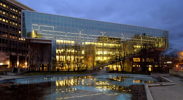 Winnipeg Library Addition / Patkau Architects + LM Architectural Group - Refurbishment, Facade, Cityscape