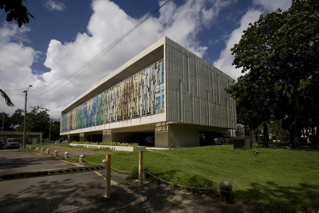 University of Puerto Rico General Studies Building / Toro Ferrer Arquitectos - University, Facade
