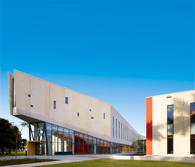 FIU Chapman Graduate School of Business / KPF + BEA Architects - Schools , Facade