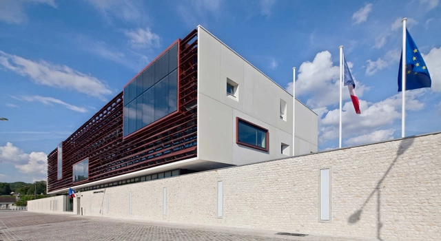 Police Station In Provins / Ameller & Dubois Associés - 警察局