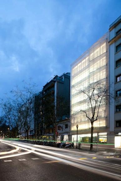 Asepeyo Building  / Ventura Valcarce Arquitecto - Office Buildings, Facade, Cityscape