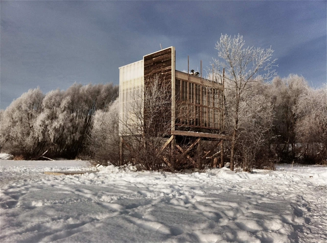 Oxbow Field Station / Eduard Epp & University of Manitoba Students - Watching Tower, Facade