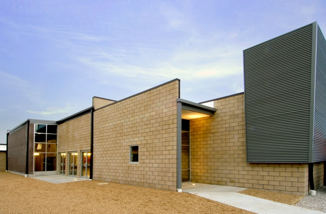 Joel E发艺学院 / Dake | Wells Architecture - 中小学校