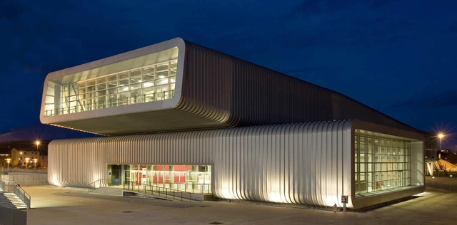 Trade Fair Centre in La Spezia / MMAA - Exhibition Center, Facade