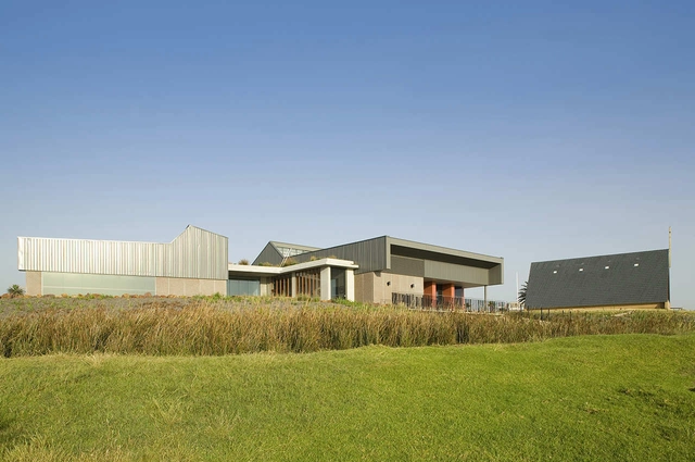 Prince Henry Community Centre / Lahznimmo Architects - Community Center, Facade
