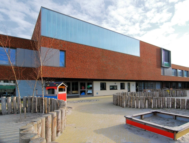 Tesselseveld 联合学校 / HVE architecten - 中小学校