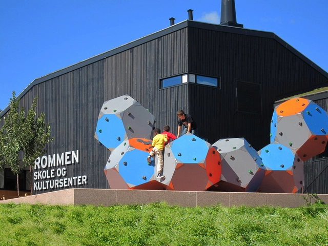 Rommen School and Cultural Center / Østengen & Bergo AS - Cultural Center, Facade