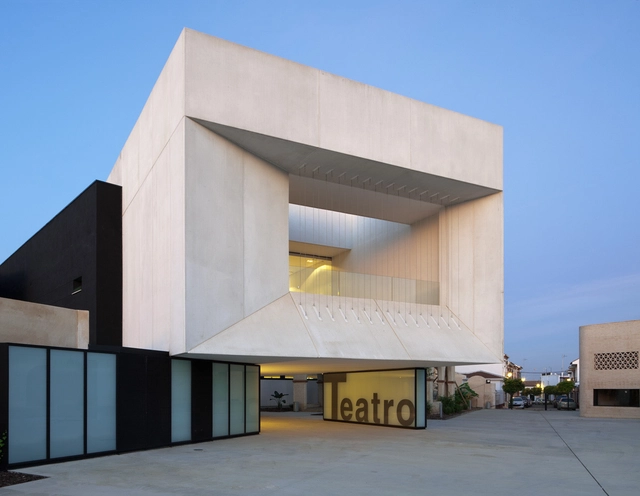 维尔瓦Almonte戏院 / Donaire Arquitectos - 剧院