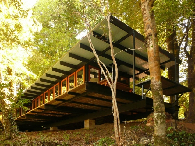 Recycled Materials Cottage / Juan Luis Martínez Nahuel - Houses, Stairs, Forest