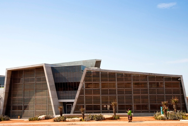 Ubuntu Centre / Field Architecture - 社区建筑