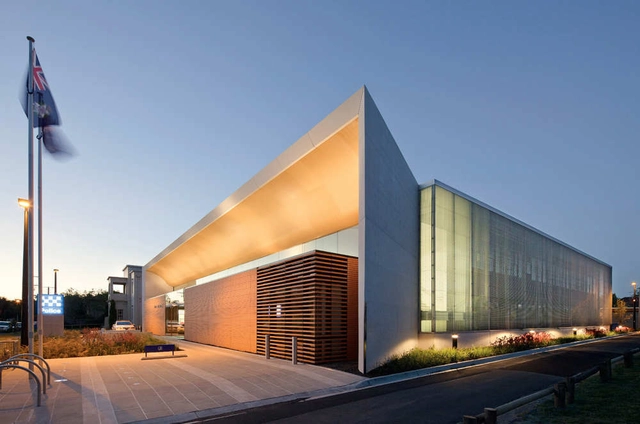 Bayside Police Station / FJMT - 警察局