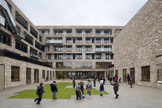 Osdorp Multi-Functional School / Mecanoo - Educational Architecture, Courtyard, Facade, Arch