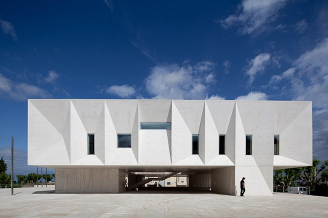 Palacio de Justica de Gouveia / Barbosa & Guimaraes Architects - Other Public Administration Buildings, Facade