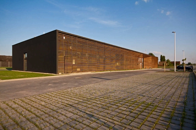 FIS-SST Office Building / Zalewski Architecture Group - Institutional Buildings, Facade