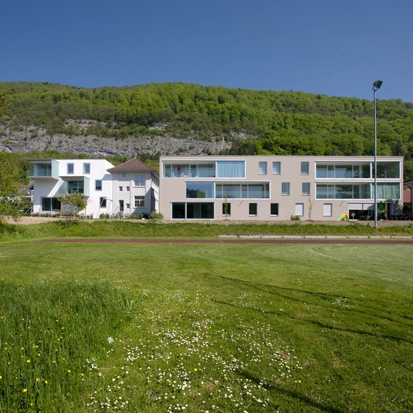 Pieterlen 公寓大楼 / bauzeit architekten - 公寓