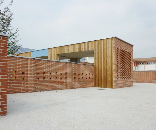 Fossalunga托护学校 / Studiomas Architetti Associati - 教育建筑
