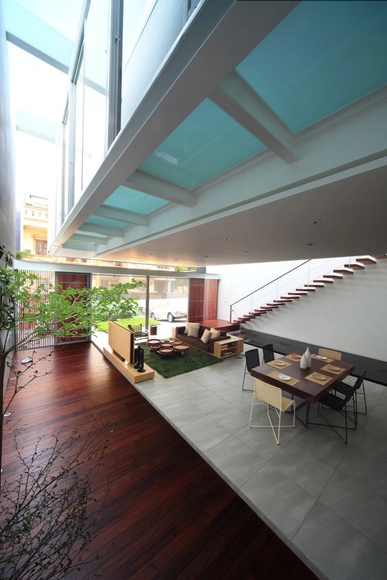 Satu House / Chrystalline Artchitect - Houses, Facade, Beam, Table, Lighting, Chair