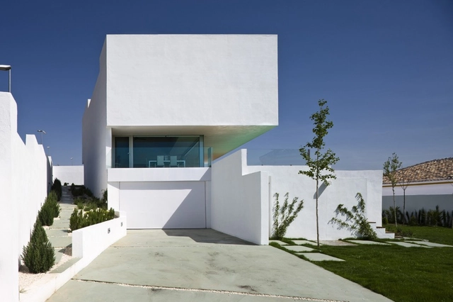 佩德罗佛单亲家庭住宅 / Elisa Valero Arquitectura - 独立住宅