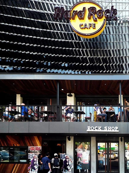 Hard Rock Cafe Facade / Architectkidd - Bar, Facade, Fence, Lighting