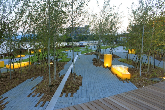 Erie Street Plaza / StossLU - 广场