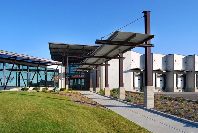 J.W. Speaker Corporate Headquarters / The Kubala Washatko Architects - Office Buildings, Facade, Beam