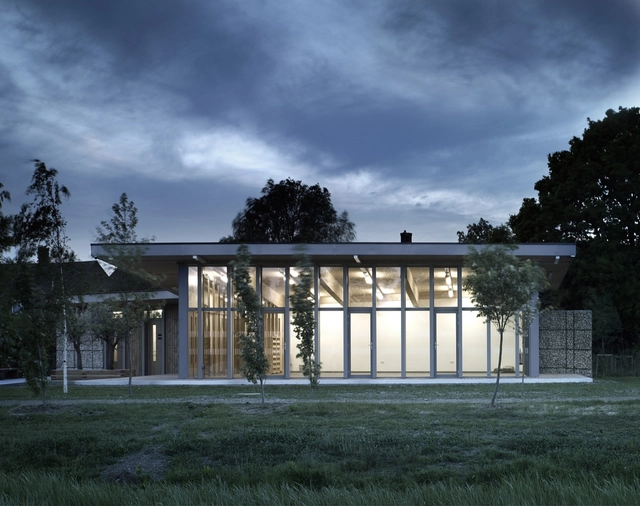 Hall of Remembrance / Methodic Practice -         Cemetery, Garden, Door, Facade, Stairs