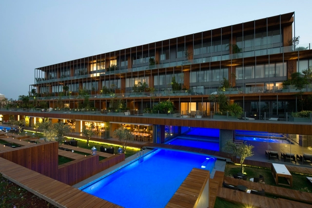 土耳其伊兹密尔7800切什梅公寓和酒店 / Emre Arolat Architects - 公寓