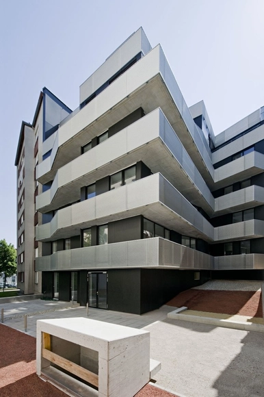 城市地形 / HOLODECK architects - 公寓