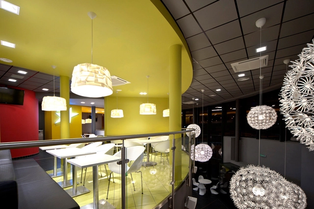 United Chicken餐厅 / mode:lina architekci - 餐厅