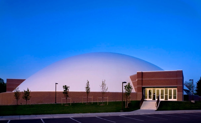 Mile Hi Church Sanctuary / Fentress Architects - 教堂
