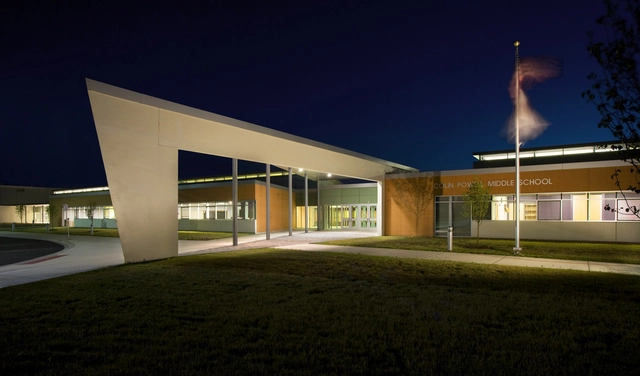Colin Powell Middle School / Legat Architects, Inc. - 小学及初中
