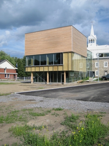 CRÉVHSL总部翻修与扩建 / Briére, Gilbert + Associés - 改造项目