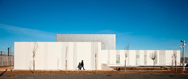 Railway Control Centre / Moreno del Valle Arquitectos - Transportation , Facade