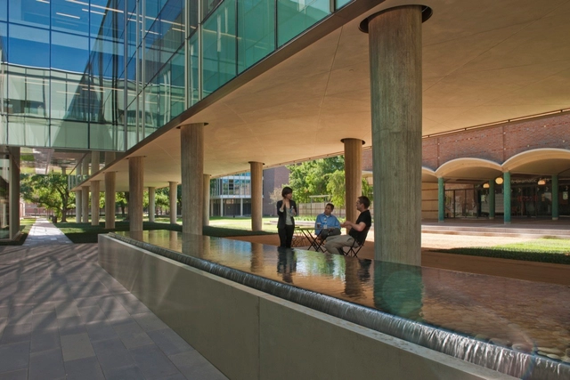 Landscape Design for Brockman Hall for Physics at Rice University / The Office of James Burnett - Educational Architecture, Facade