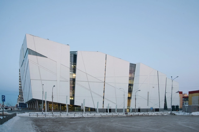 Vershina Trade and Entertainment Center / Erick van Egeraat - Cultural Center, Facade