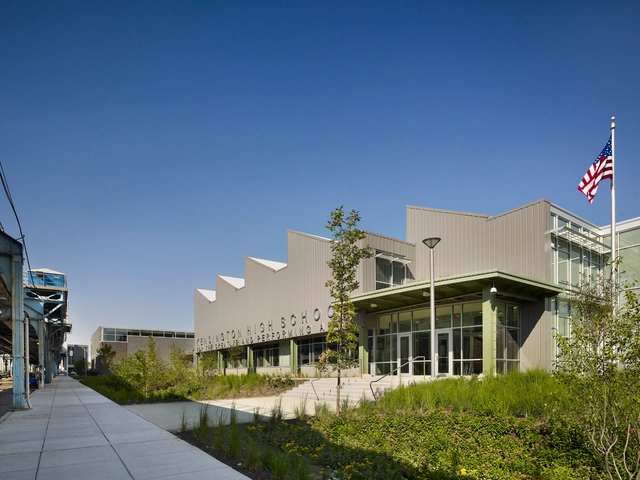 The Kensington Creative and Performing Arts High School / SMP Architects and SRK Architects - Higher Education