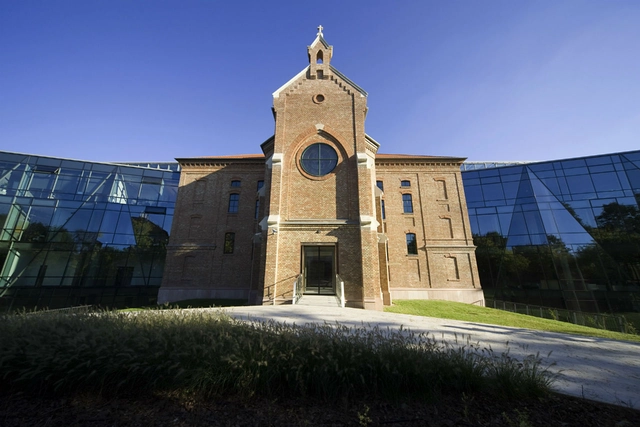 Akademia Park Officium / Vikar&amp;Lukacs Architects Studio - Restaurant, Door, Facade, Arch