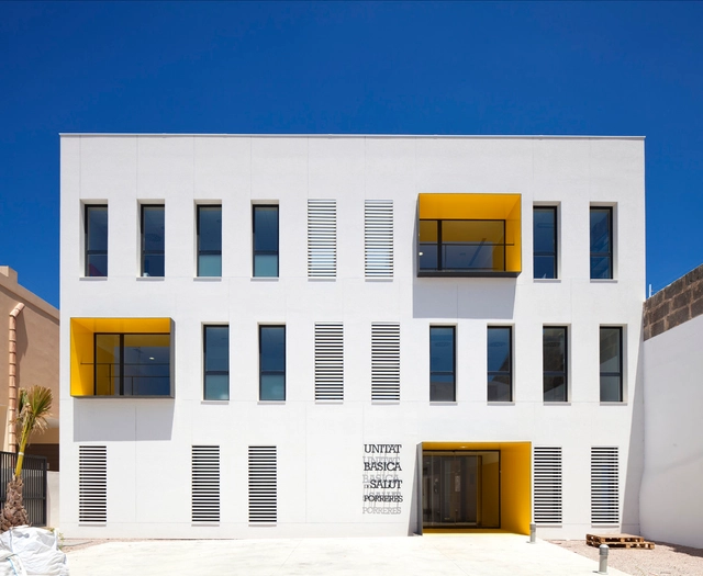 Porreres Medical Center / MACA Estudio - Medical Facilities, Door, Facade