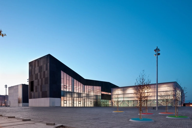Ibaiondo 城市社区中心 / ACXT Arquitectos - 文化建筑