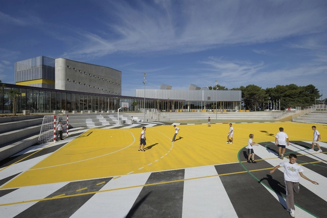 Veli VRH Elementary School / Randic Turato - Elementary & Middle School