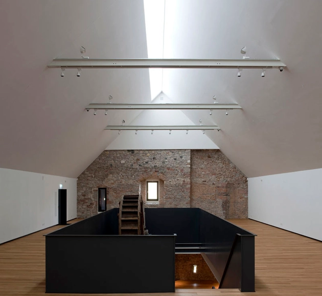 Museo Rüsselsheim / Heinrich Böll Architekt - Reconversión