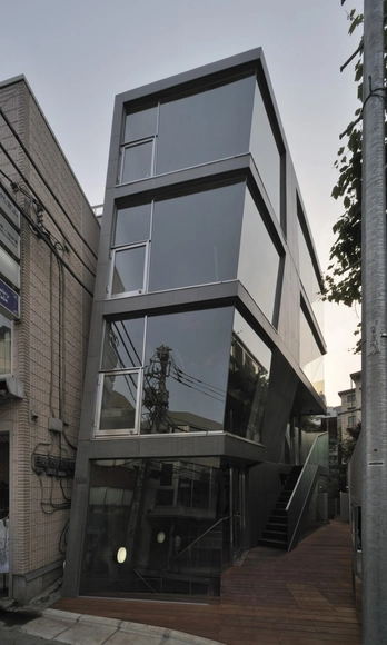 DST / aat + makoto yokomizo architects - 公寓