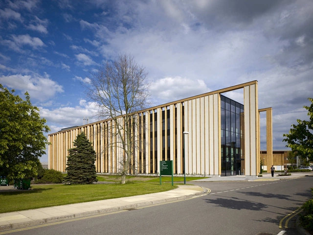 The University of Nottingham - The Gateway Building / Make Architects - University, Facade, Arch