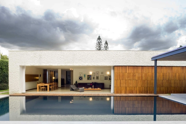 House 8 / Atria Arquitetos - Houses, Facade, Fence, Bench, Chair