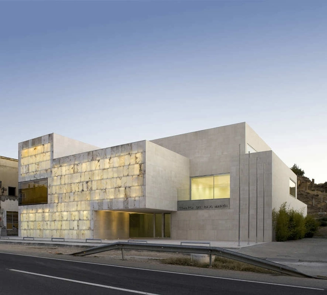 Bajo Martin 郡市政厅 / Magén Arquitectos - 公共机构设施