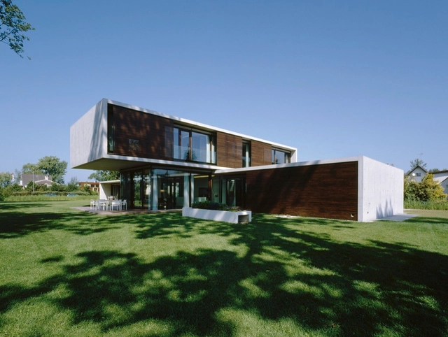 House LK / Dietrich | Untertrifaller Architekten - Houses, Garden, Facade